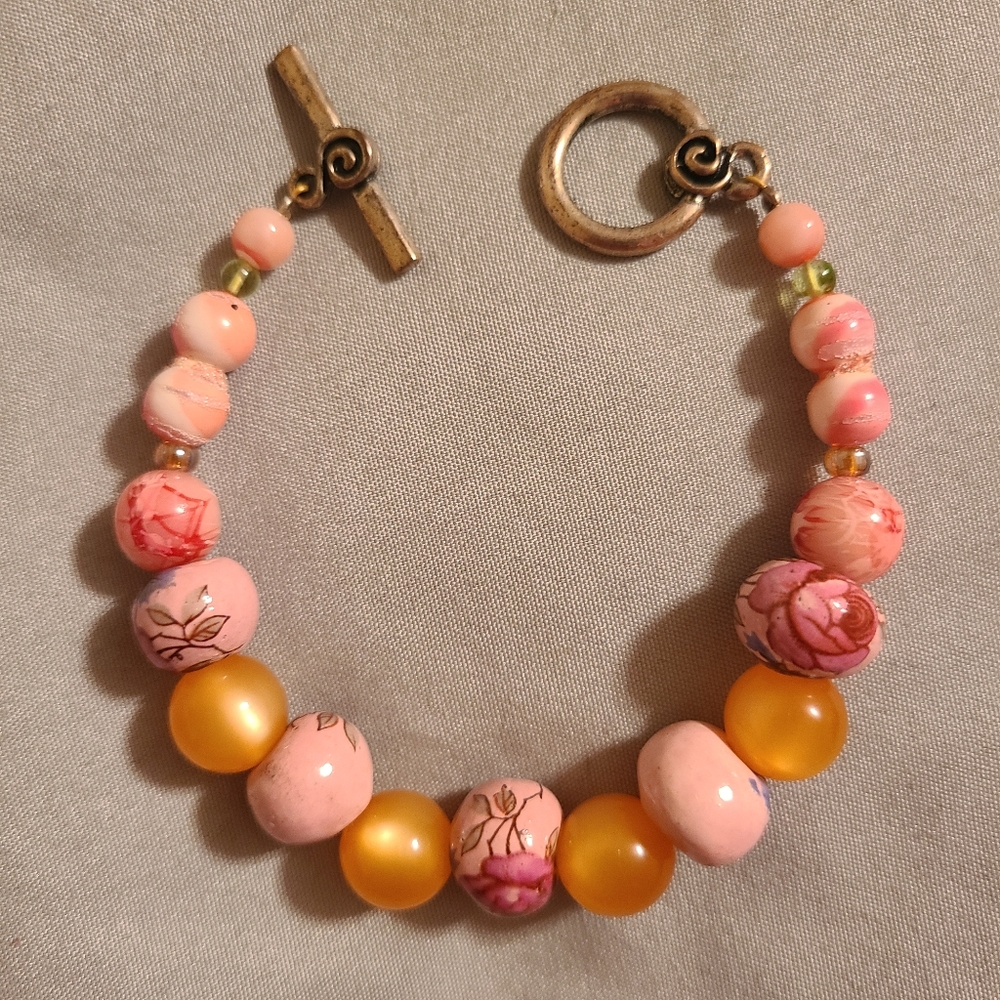 ⏳️3/$20 SALE Antique floral bead bracelet